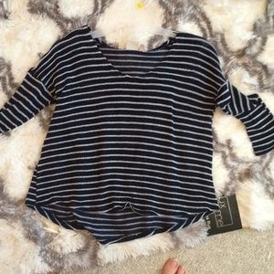 Cropped long sleeve shirt